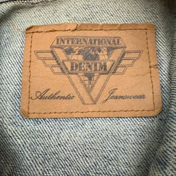 Vintage Denim Jean Jacket with One of a Kind Corgi Mural Masterpiece! - Picture 3 of 11